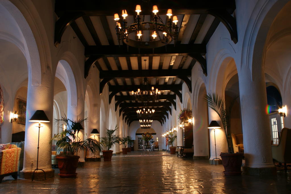 Montauk Manor Hotel Exterior photo The interior of the Victoria Falls Hotel